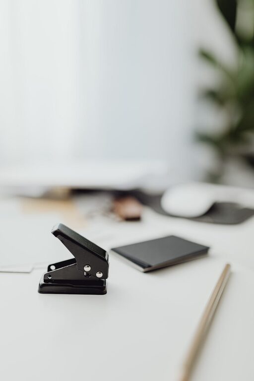 Simple Tips for Organizing a Clutter-Free Workspace at Home